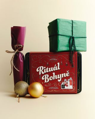 Tento rituál je oslavou ženskosti – pečuje, vyživuje a probouzí v těle klid, jemnost, sílu a vnitřní záři, kterou v sobě...